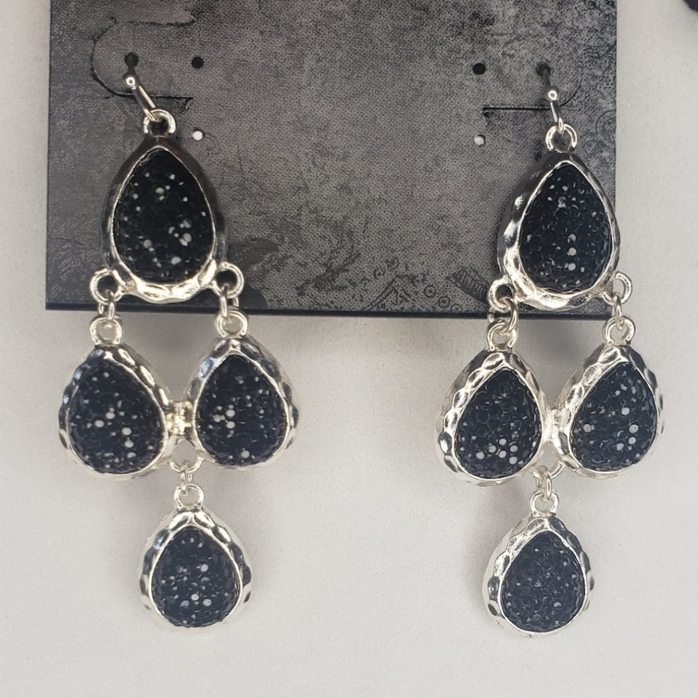 Dangle earrings